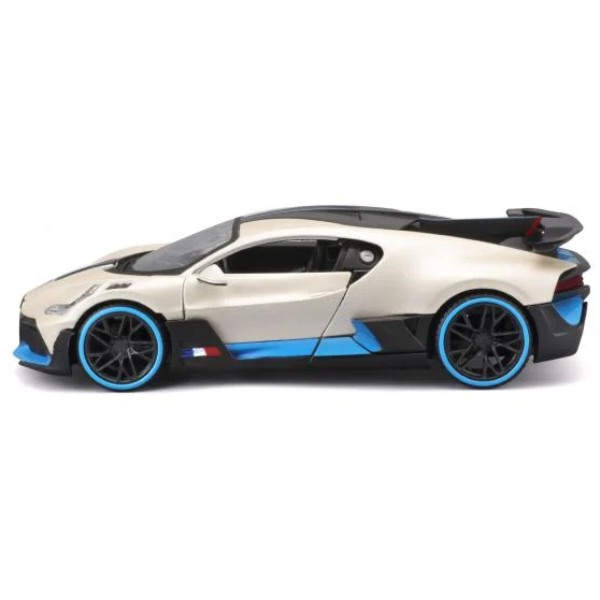 Фото - Коллекционная машинка 1:24 Maisto "Bugatti Divo", масштаб 1:24 (31526  met. white)