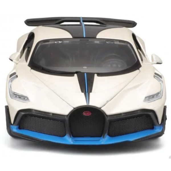 Фото - Коллекционная машинка 1:24 Maisto "Bugatti Divo", масштаб 1:24 (31526  met. white)