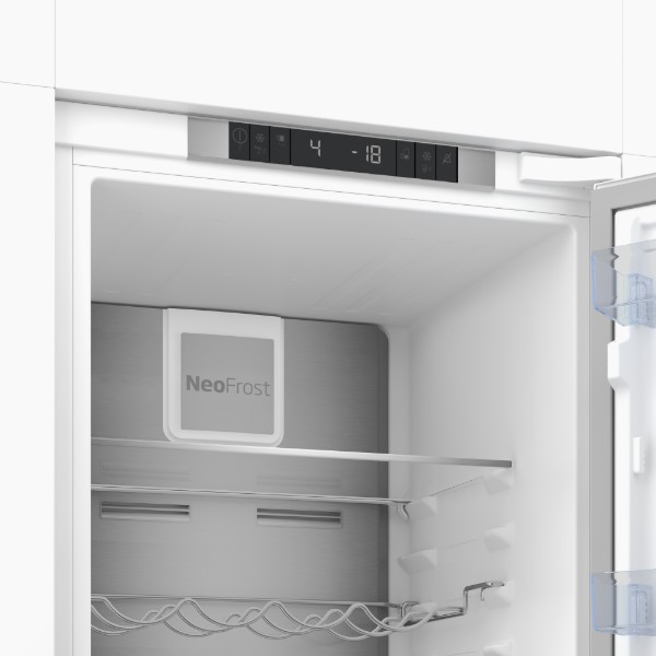 Фото - Холодильник встраиваемый Beko BCNA306E3S