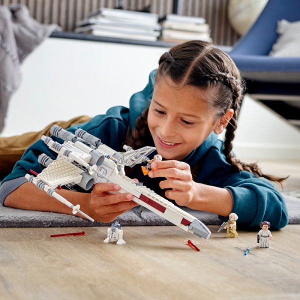 Фото - Конструктор LEGO Star Wars Винищувач X-wing Люка Скайвокера (75301)