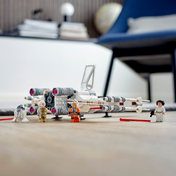 Фото - Конструктор LEGO Star Wars Винищувач X-wing Люка Скайвокера (75301)
