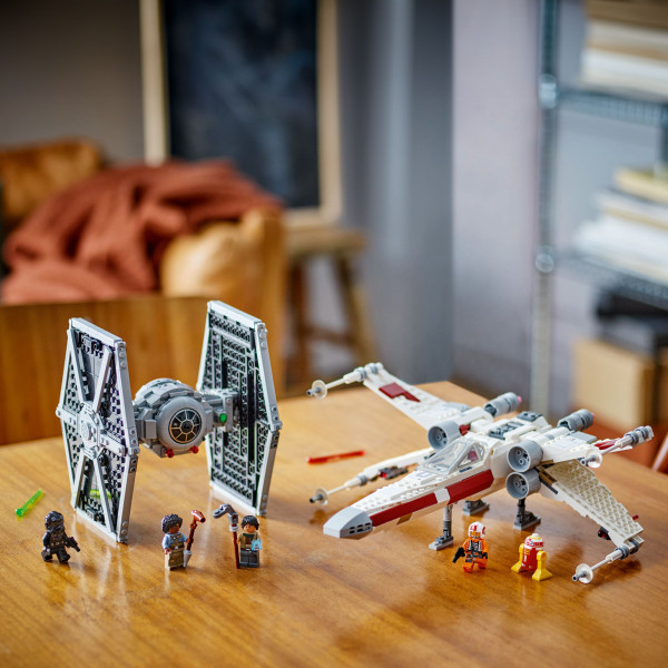 Фото - Конструктор LEGO Star Wars™ Збірний пакет «Винищувач TIE і Корабель X-wing» (75393)