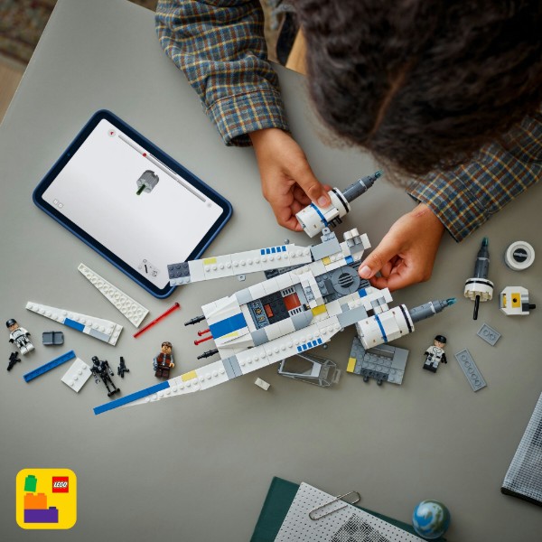 Фото - Конструктор LEGO Star Wars Повстанческий истребитель U-Wing (75399)