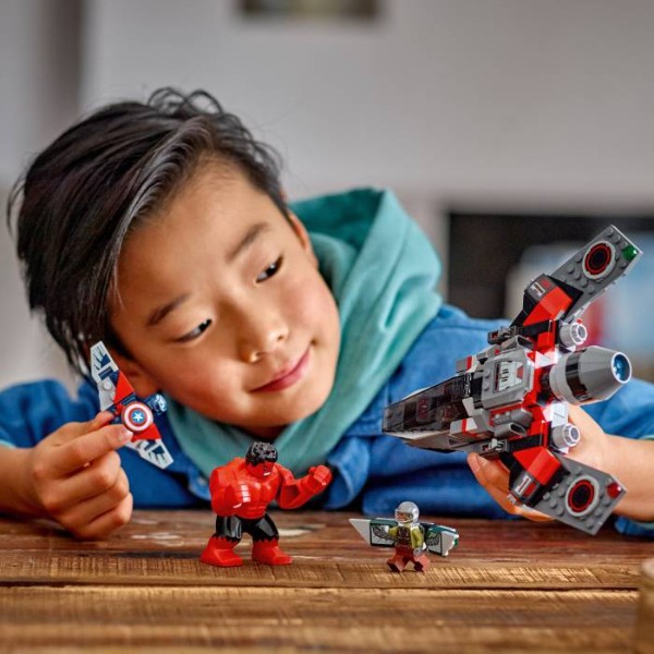 Фото - Конструктор LEGO Marvel Капітан Америка проти Червоного Халка (76292)