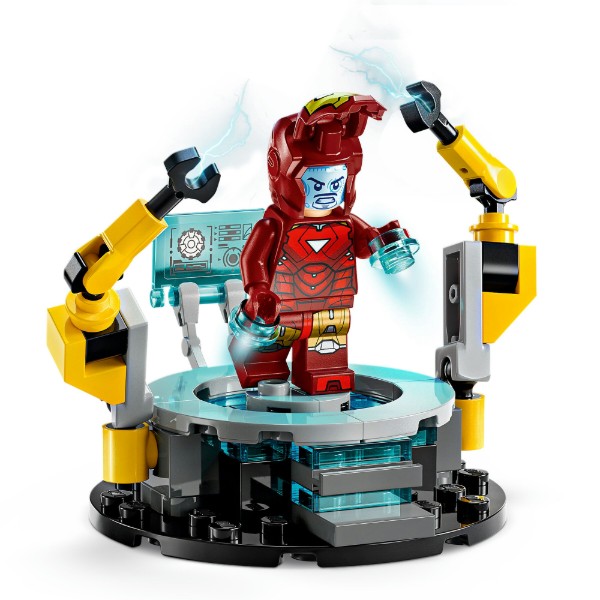 Фото - Конструктор LEGO Marvel Лаборатория Железного Человека: зал доспехов (76315)