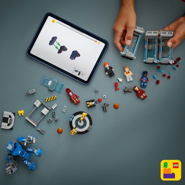 Фото - Конструктор LEGO Marvel Лаборатория Железного Человека: зал доспехов (76315)