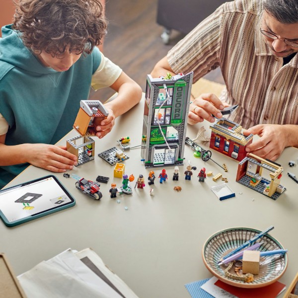 Фото - Конструктор LEGO  Super Heroes Marvel Человек-паук против Оскорпа (76324)