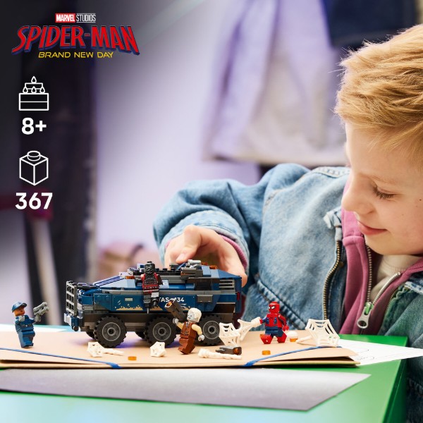 Фото - Конструктор LEGO Super Heroes Marvel Погоня Человека-паука за машиной преступников (76349)