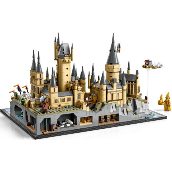 Фото - Конструктор LEGO Harry Potter™ Замок и территория Хогвартса (76419)