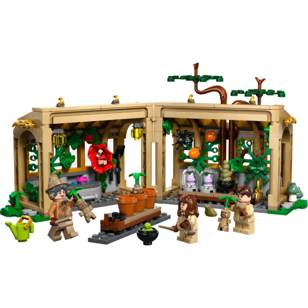 Фото - Конструктор LEGO Harry Potter Замок Гогвортс: урок гербології (76445)