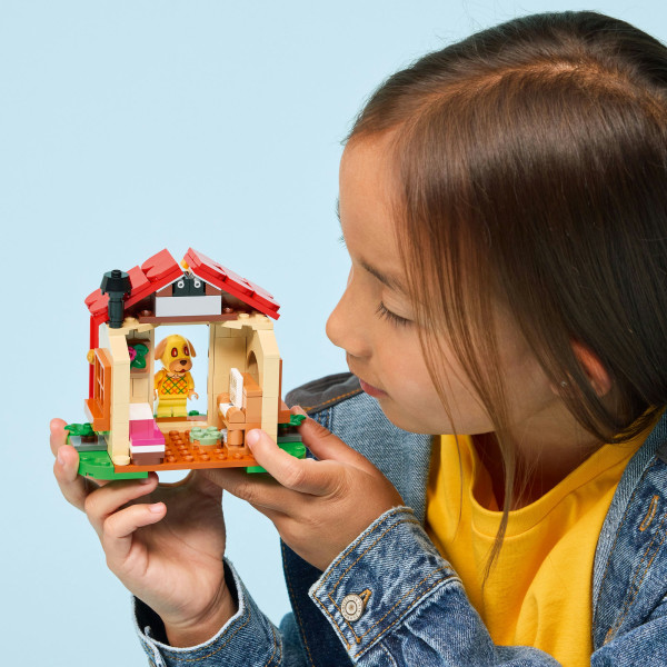 Фото - Конструктор LEGO Animal Crossing Затишний будинок Goldie (77058)