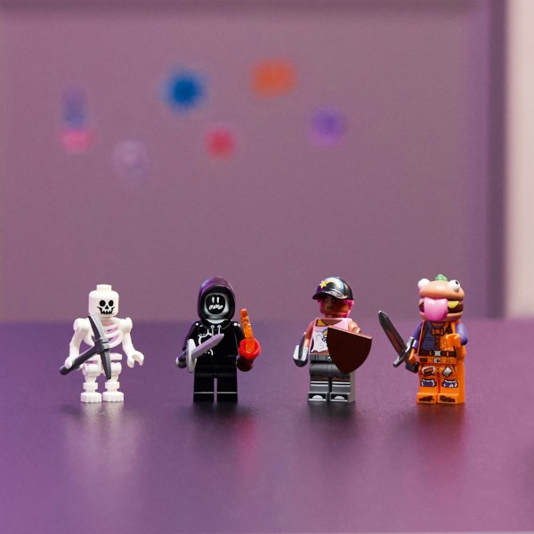 Фото - Конструктор LEGO Fortnite Durrr Burger ресторан (77076)