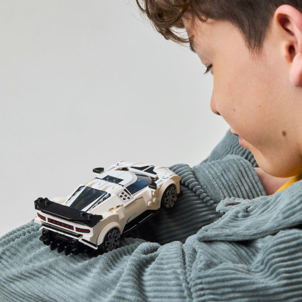 Фото - Конструктор LEGO  Speed Champions Спортивний гіперкар Bugatti Centodieci (77240)