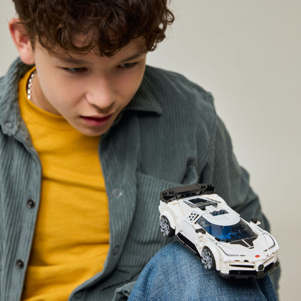 Фото - Конструктор LEGO  Speed Champions Спортивний гіперкар Bugatti Centodieci (77240)