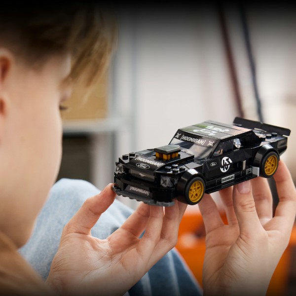 Фото - Конструктор LEGO Speed Champions Ford Mustang Hoonicorn V1 '65 Ken Block (77262)