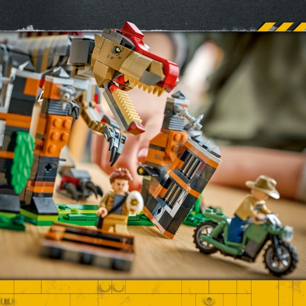 Фото - Конструктор LEGO Jurassic World Втеча спинозавра (77982)