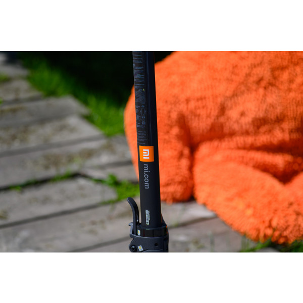Фото - Електросамокат Xiaomi Mi Electric Scooter Essential Black (DDHBC08NEB)