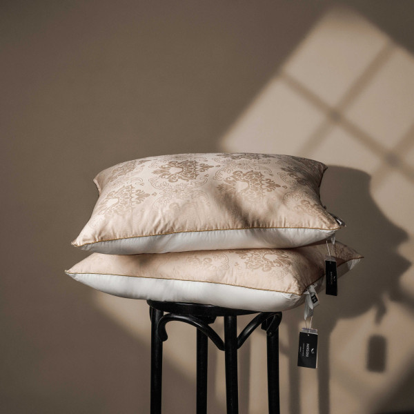 Фото - Подушка стандартна MirSon №15-08 Ferrero Gold 60х60 см (2200011164090)