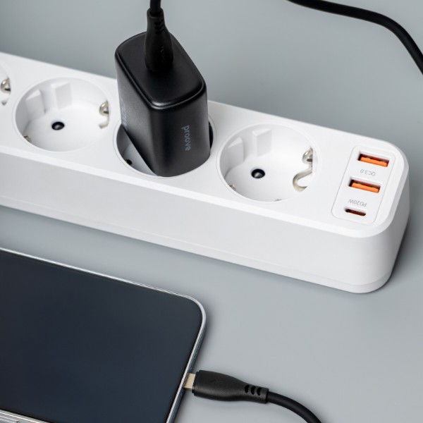 Фото - Мережевий зарядний пристрій Proove Silicone Power 2 20W (Type-C) + Cable Type-C to Lightning (1m) black (WCSP22010001)