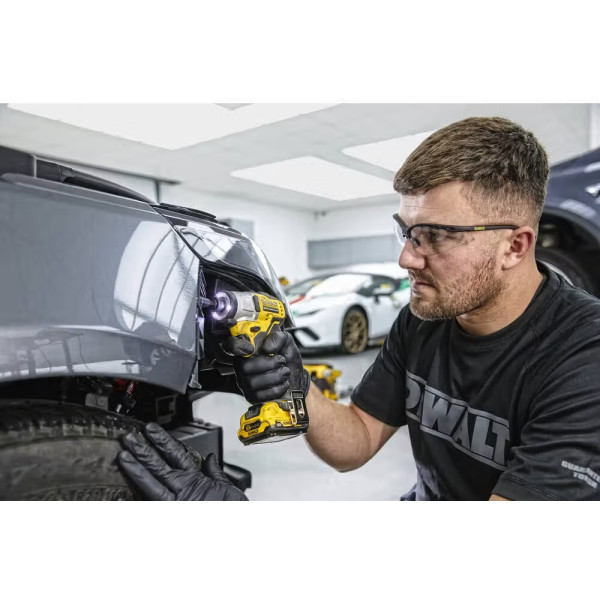 Фото - Шуруповерт DeWALT DCF801N