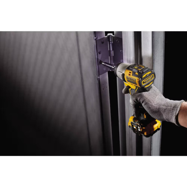 Фото - Шуруповерт DeWALT DCF801N
