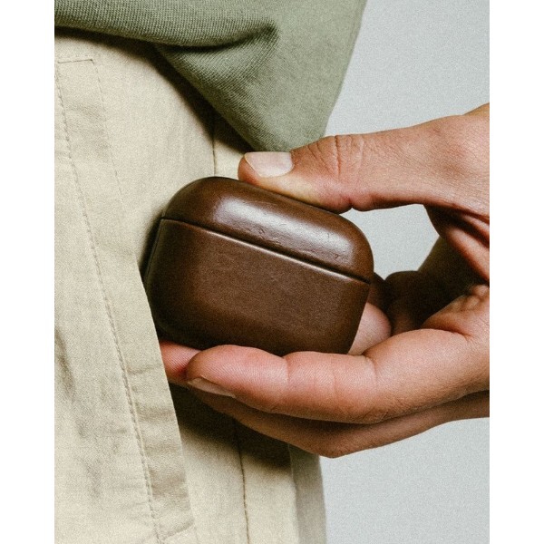 Фото - Чохол для навушників Nomad Modern Leather Case Rustic Brown Horween for Airpods Pro 3rd Gen (NM011284858)