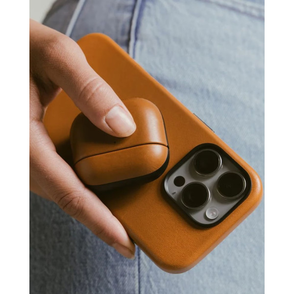 Фото - Чохол для навушників Nomad Modern Leather Case English Tan for Airpods 4th Gen (NM014575858)