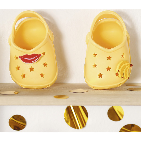 Фото - Одяг та аксесуари для ляльки Baby Born САНДАЛІ ЗІ ЗНАЧКАМИ (на 43 cm, жовті) (831809-3)