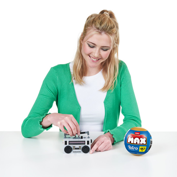 Фото - Пластиковый конструктор ZURU в капсуле MAX серии Retro S1 – КАССЕТНЫЙ МАГНИТОФОН (83185DGQ8)