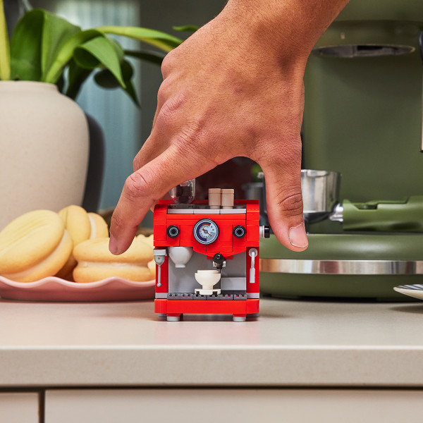 Фото - Пластиковий конструктор ZURU в капсулі MAX серії Home S1 - КАФЕМАШИНА (83224AGQ8)
