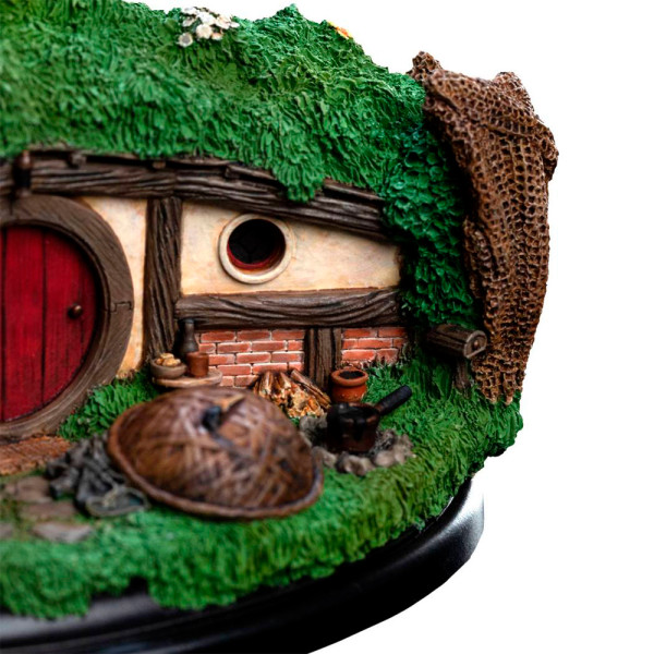 Фото - Колекційна фігурка Weta Workshop HOBBIT Hole 31 Lakeside (871003275)