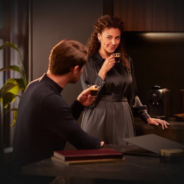 Фото - Кофеварка капсульная Philips L’OR Barista Sublime + 20 капсул L’OR и 2 стеклянные чашки L’OR 150мл