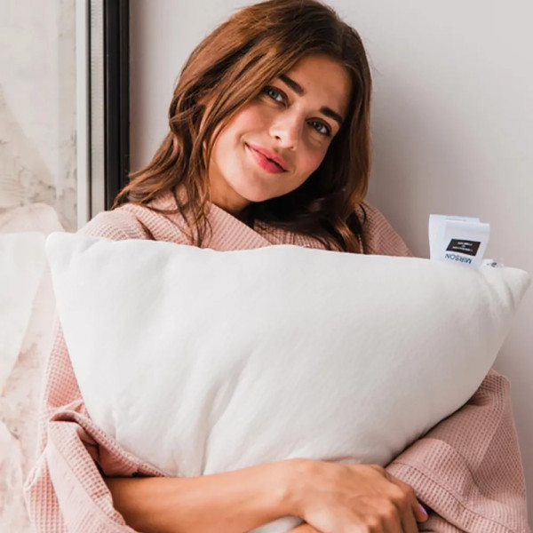 Фото - Подушка стандартна MirSon Memory №768 Julia Memory пружна 60х60 см (2200001489592)