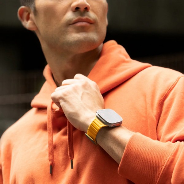 Фото - Ремінець для смарт-годинника Uniq Revix Evo Apple Watch Series1-9/Ultra1-3 42/44/45/49mm Reversible Magnetic amber orange-white UNIQ-49MM-REVEAORGWHT 8886463688