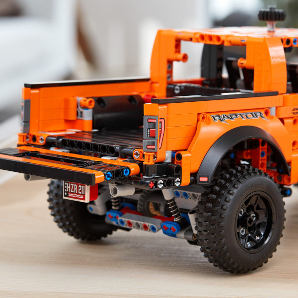 Фото - Конструктор LEGO Technic Ford F-150 Raptor (42126)