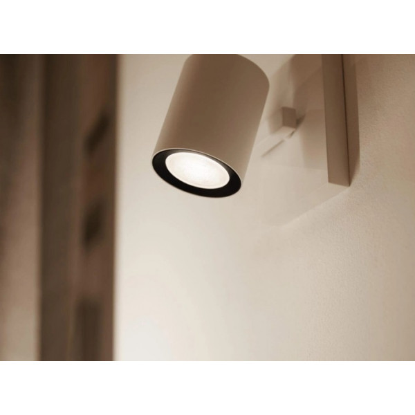 Фото - Розумна лампа Philips Hue GU10 (929001953309)