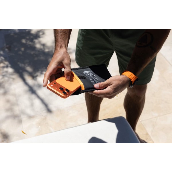 Фото - Чехол для смартфона UAG осушитель с технологией DRYOUT Active Moisture-Removal, Black (98418211V4040)