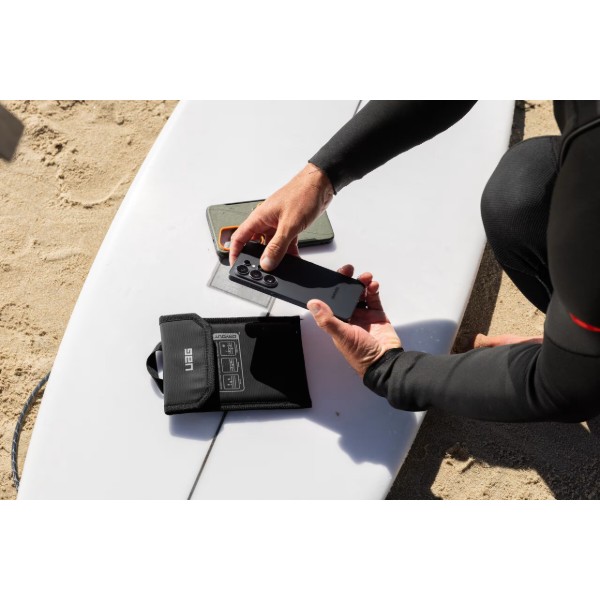Фото - Чехол для смартфона UAG осушитель с технологией DRYOUT Active Moisture-Removal, Black (98418211V4040)