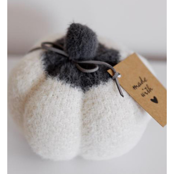 Фото - Подушка декоративна Прованс Pumpkin молочна із сірим хвостиком 9 см (041824)