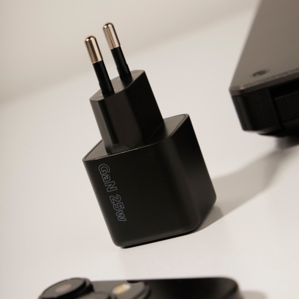 Фото - Сетевое зарядное устройство Proove Pocket GaN 25W (Type-C) black (WCPG25010201)