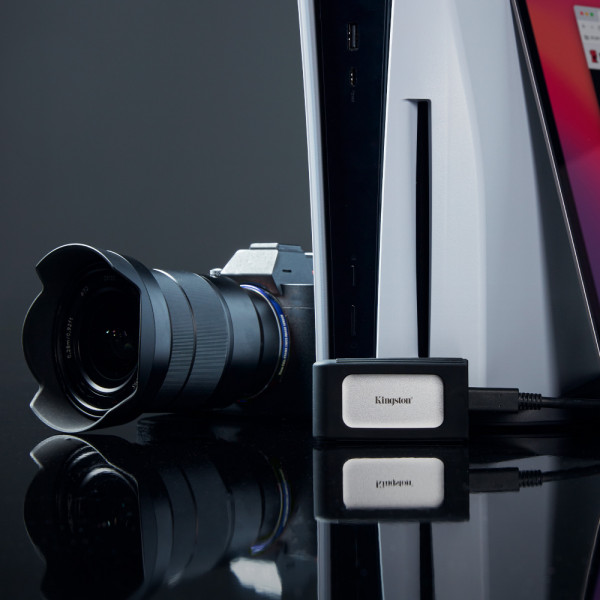 Фото - SSD-накопитель внешний Kingston XS2000 2TB USB 3.2 Type-C 2x2 IP55 3D NAND (SXS2000/2000G)