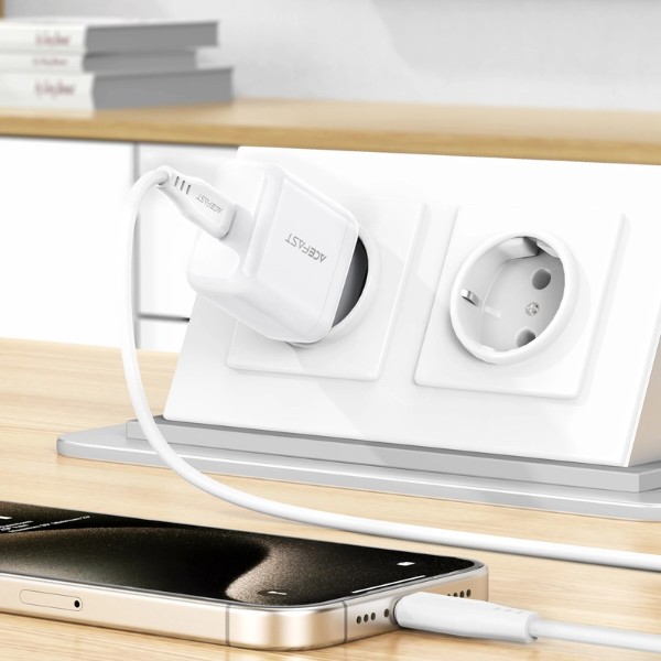 Фото - Сетевое зарядное устройство AceFast A130 PD20W single USB-C charger White (6974316284659)