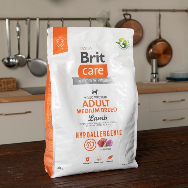 Фото - Сухой корм для собак Brit Care Dog Hypoallergenic Adult Medium Breed с ягненком 3 кг (8595602559022)