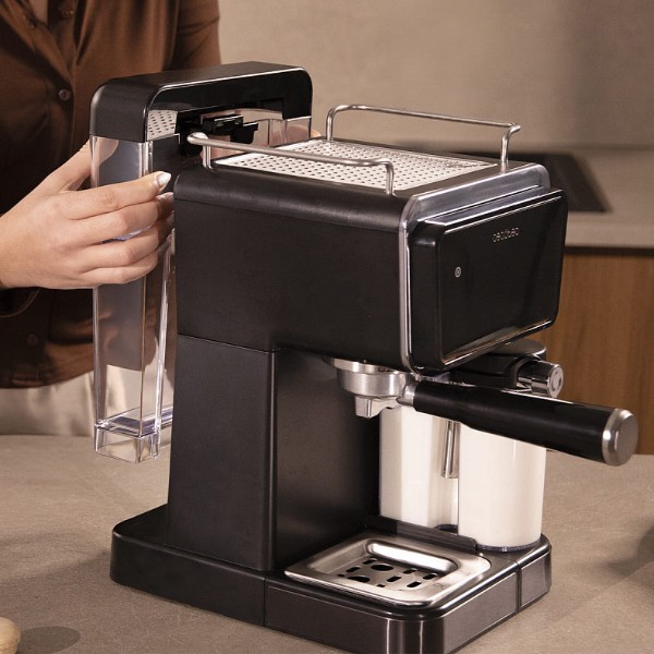Фото - Кофеварка рожковая Cecotec Power Espresso Touch ColdBrew Latte (A01_EU01_108986)