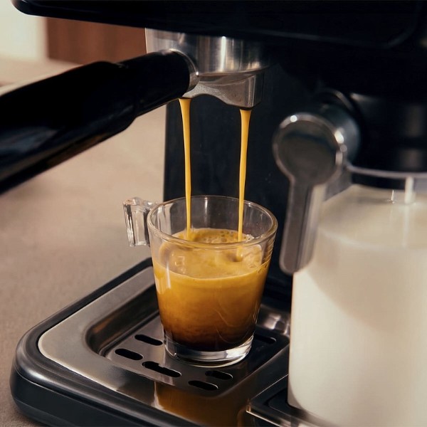 Фото - Кофеварка рожковая Cecotec Power Espresso Touch ColdBrew Latte (A01_EU01_108986)