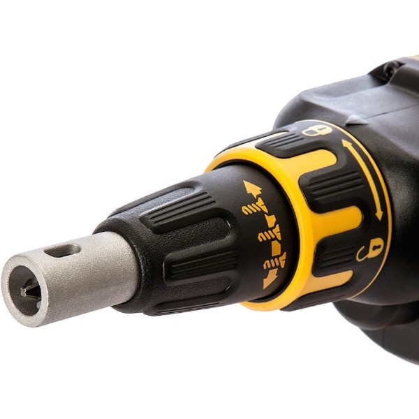 Фото - Дрель-шуруповерт DeWALT DCF620E1K