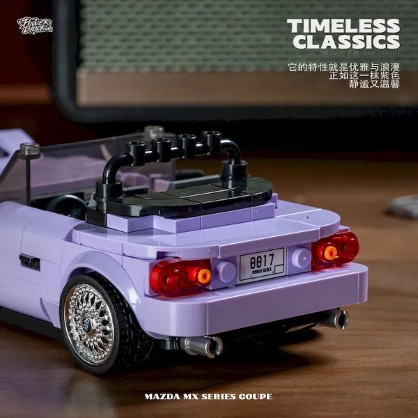 Фото - Колекційна машинка-конструктор EXPERT TRADE MX-5 Miata 1:32 370 шт. (PB8817)