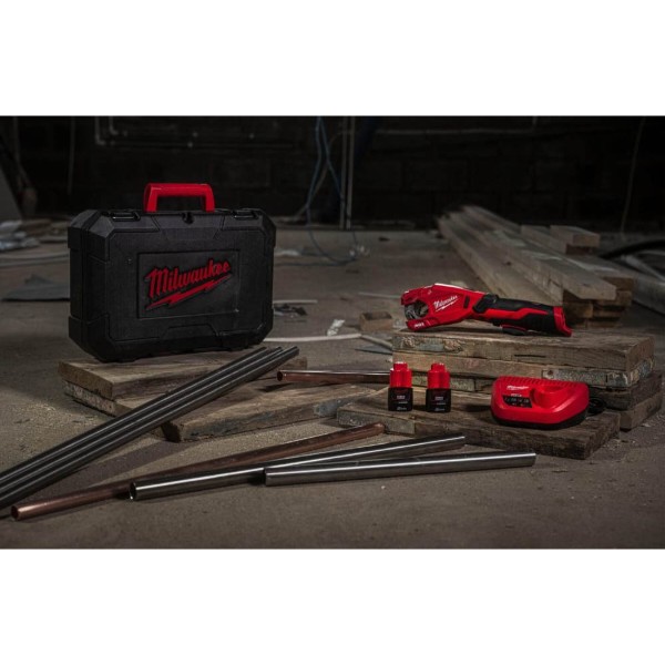Фото - Труборез Milwaukee M12PCSS-202C (4933479242)