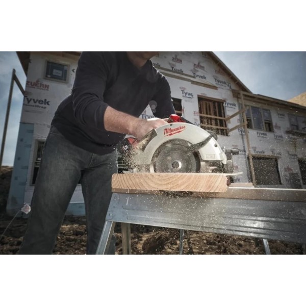 Фото - Циркулярна пила Milwaukee M18 BLCS66-502X (4933464590)