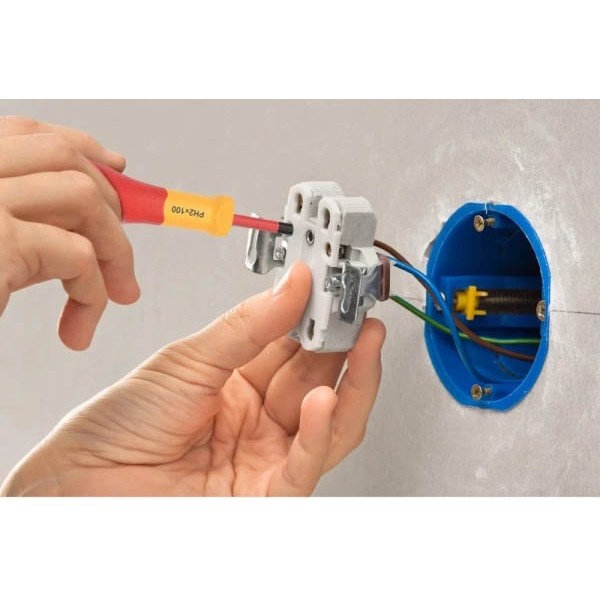 Фото - Отвертка WORKPRO SL5x3.0x100мм EN/IEC 60900 10000V PRO PLUS (WP341002)